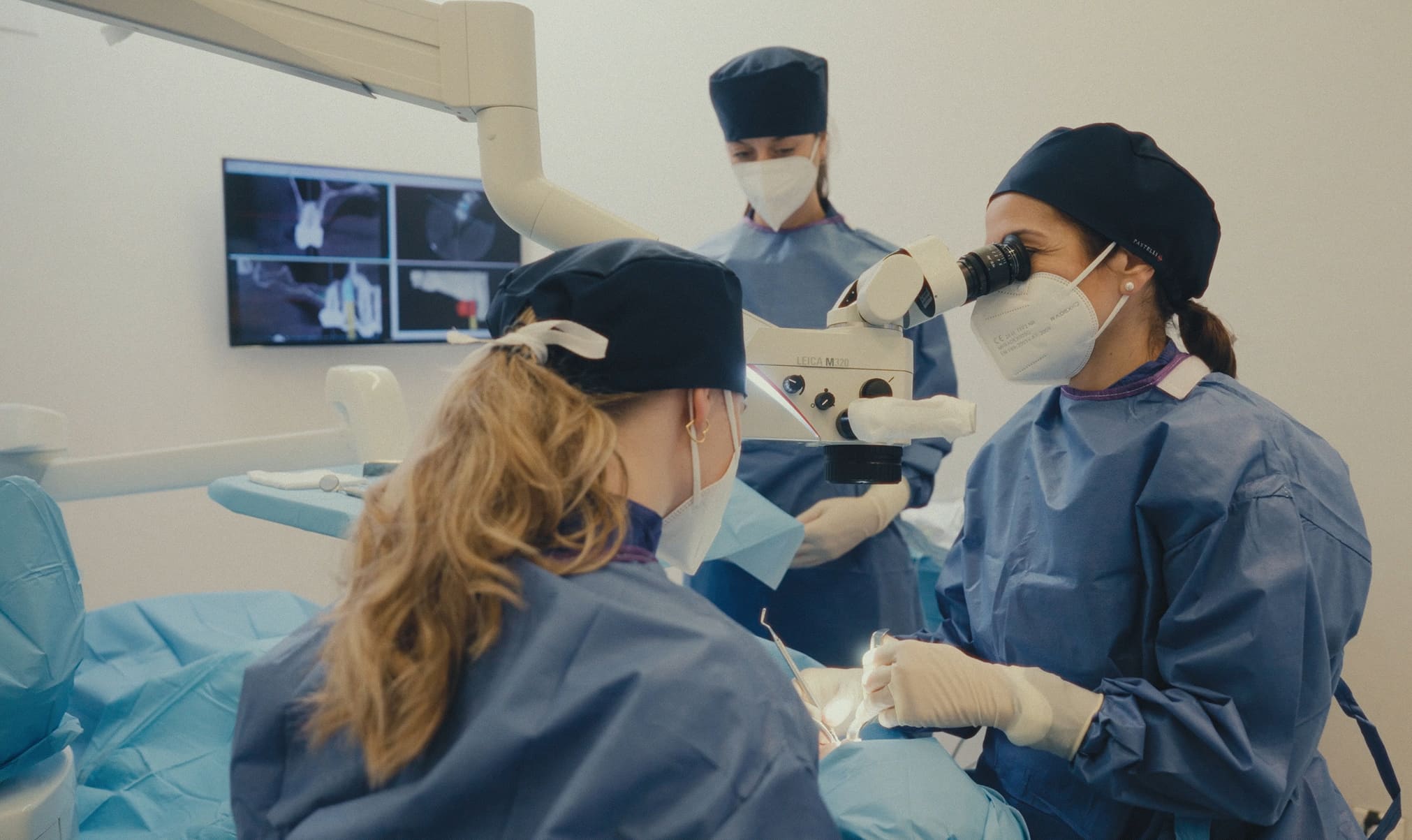 Clinica_Periodontia_Tratamiento_Implantes_02_movil 